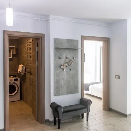 Alezzi Deluca Mamaia Nord Apartment *