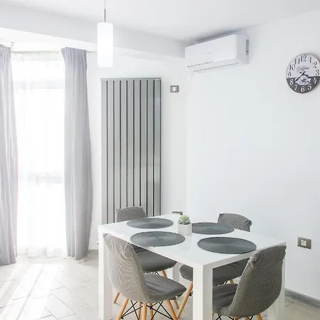 Apartment Alezzi Deluca Mamaia Nord Navodari