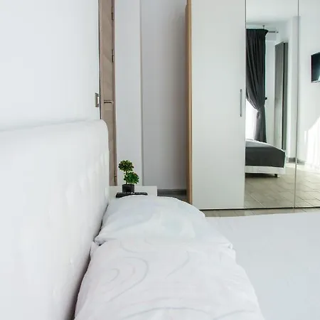 Alezzi Deluca Mamaia Nord Apartment Navodari